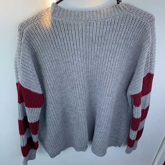 Gray and dark red/burgundy knitted sweater - Picture 5 of 5